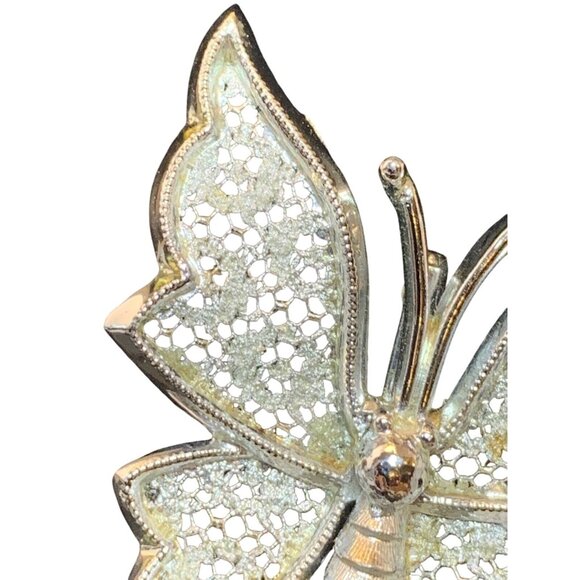 Vintage Silver Tone Butterfly Brooch With Intricate Filigree Wings (1128) - Picture 2 of 6